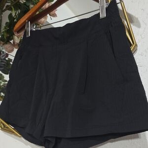 Athleta Black Athletic Pull-On Shorts SIZE 4